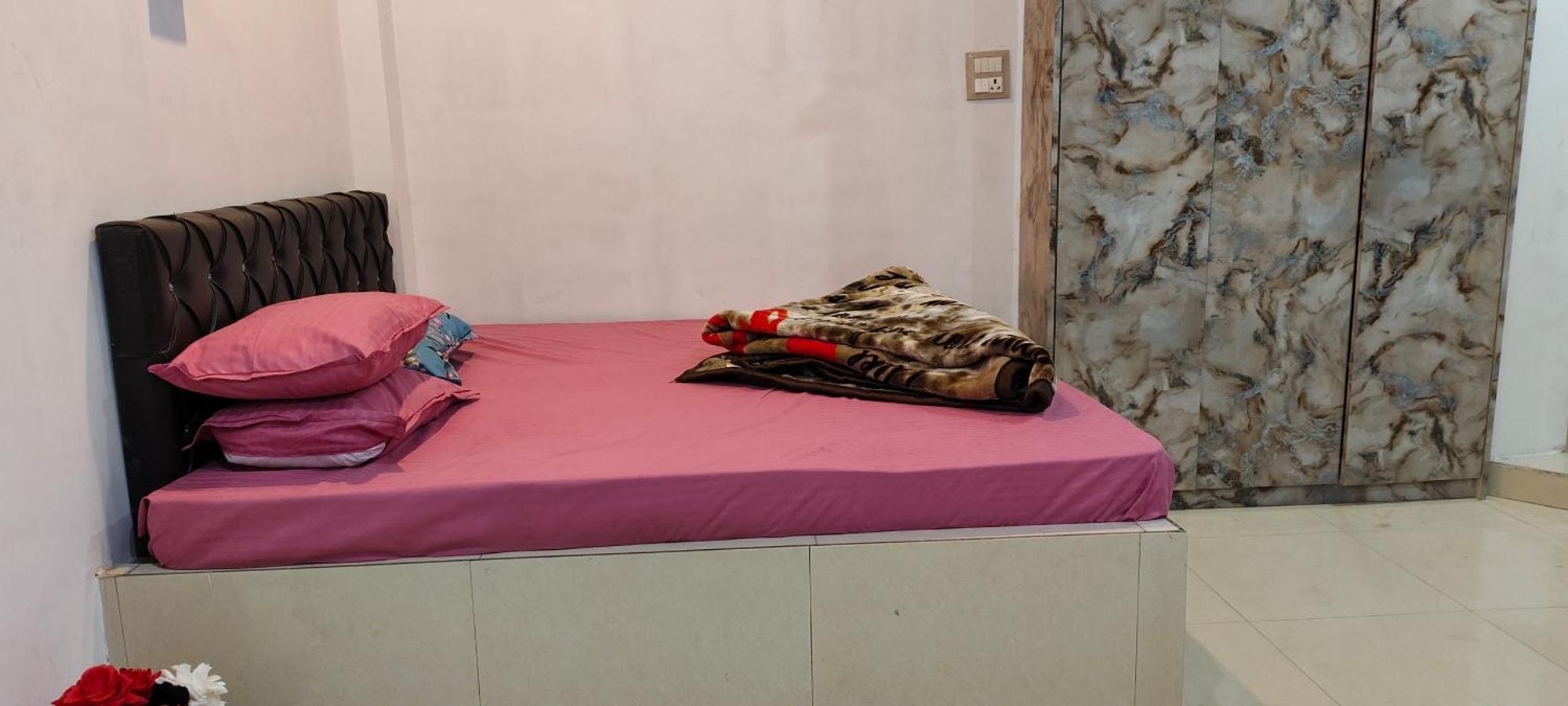 Mangalam Gold Guest House Варанаси Екстериор снимка